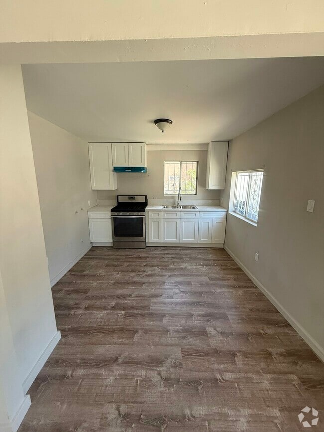 Building Photo - 6212 Orchard Ave Unit 6212 #1/2 Rental