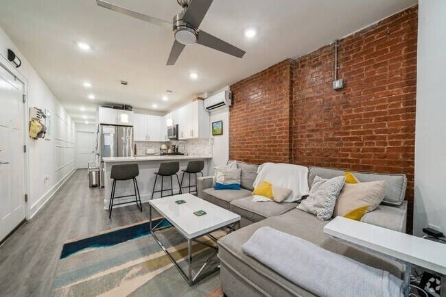 Building Photo - 1028 Hudson St Unit B1 Rental