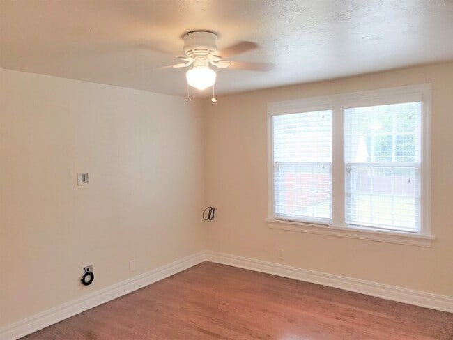 Photo - AMAZING 5 BED, 2 BATH MILLERS ADDITION NW OKC