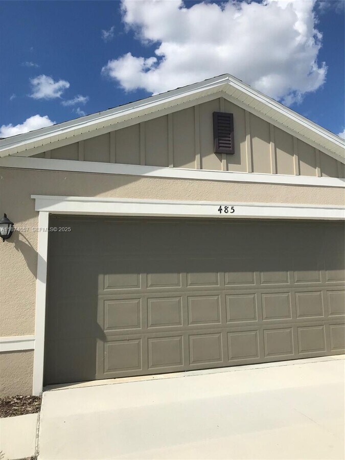 Photo - 485 Overpool Ave