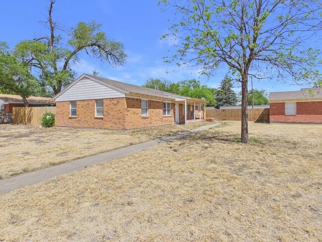 Photo - ~ALL BILLS PAID! 2 bedroom Duplex for rent! ~