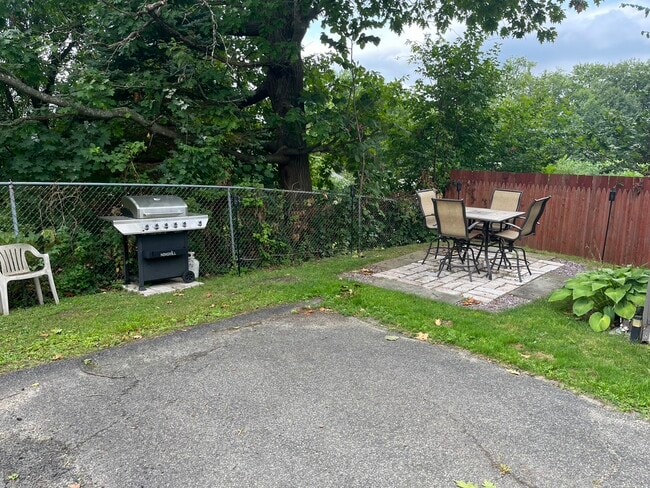 Backyard Patio Area - 105 Parker St Unit 3