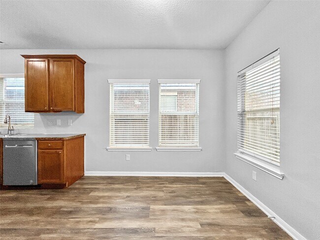 Photo - 10006 Wood Leaf Ct