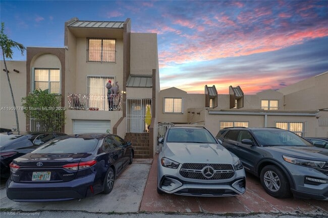 Building Photo - 3900 W 11th Ave