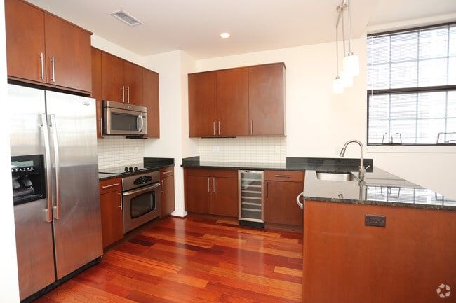 Kitchen - Deys Plaza Apartments