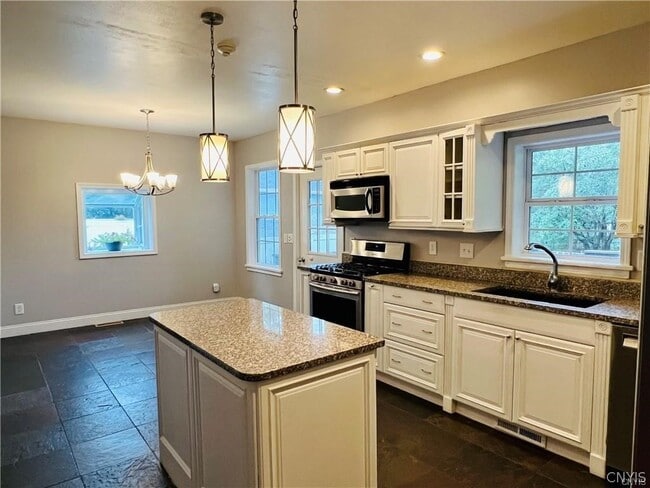 Photo - 130 East Ave