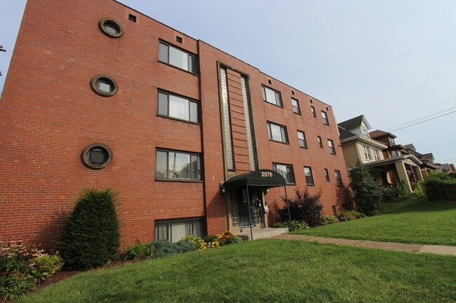 Building Photo - 2976 Voelkel Ave