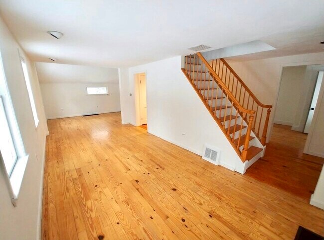 Photo - 720 Washington Rd