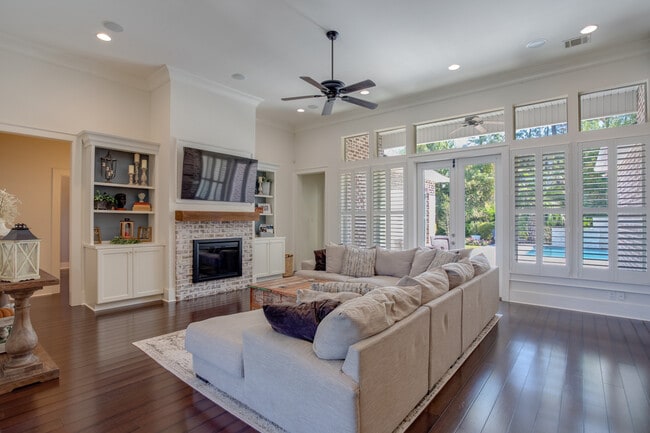 Photo - 306 Palermo Dr