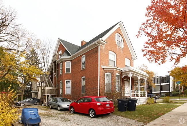 Photo - 723 Lawrence St