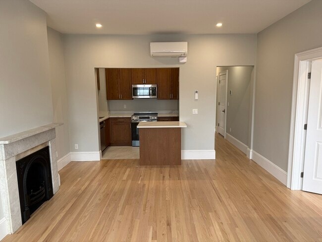 Building Photo - 147 W Concord St Unit 3