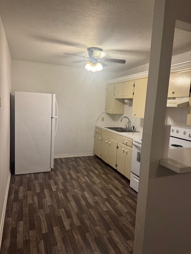 110 Farm to Market 82 E