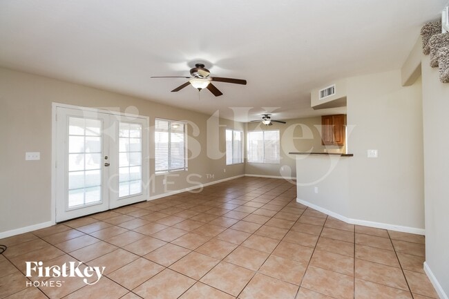 Photo - 848 E Morelos St