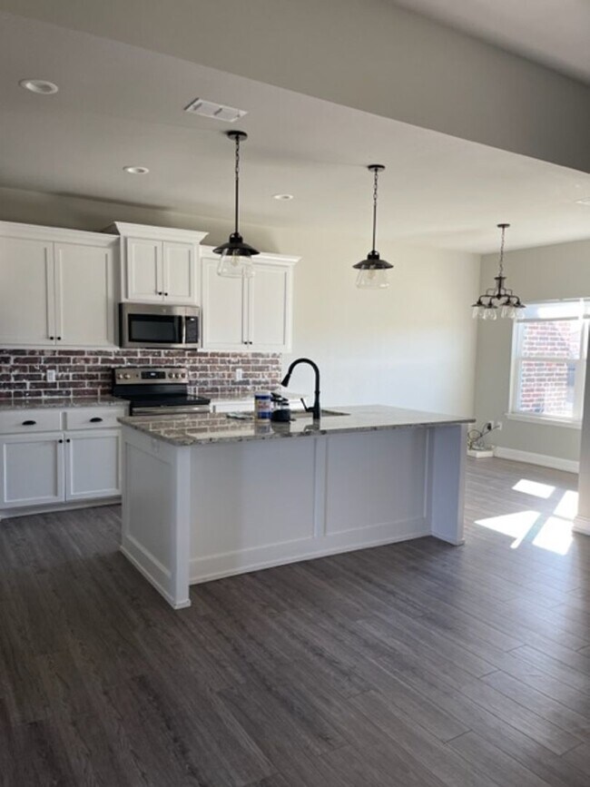 Photo - 249 Bella Way