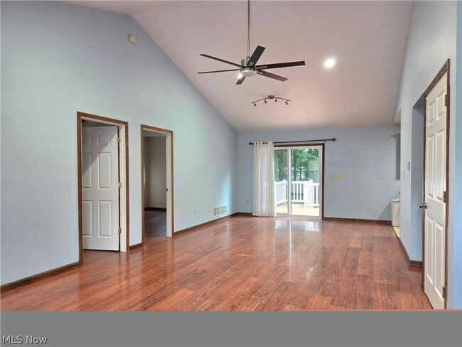 Photo - 2956 Hayne Rd