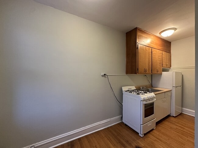 Photo - 4632 N Paulina St Unit J06W