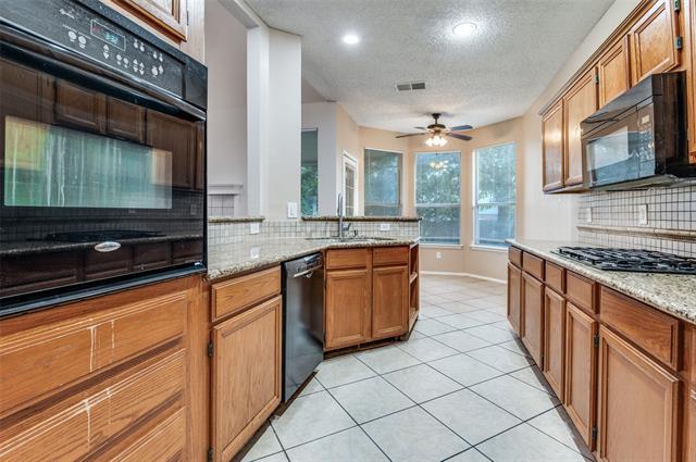Photo - 820 Sansome Dr