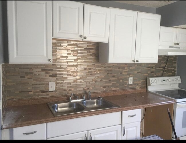 Photo - 4220 E 69th St