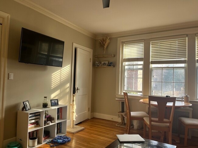 Photo - 393 Broadway Unidad 1