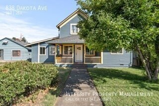 838 Dakota Ave