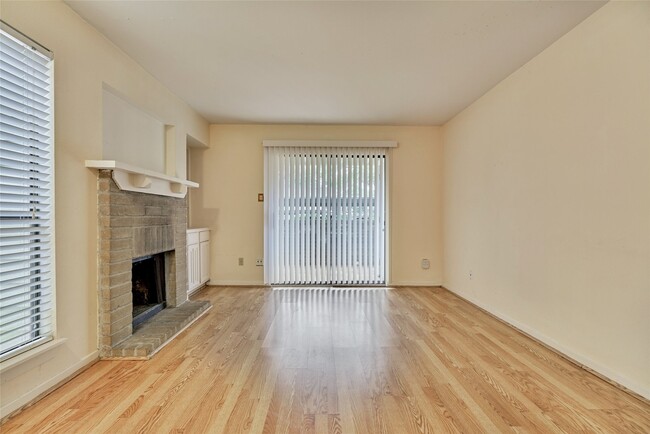 Photo - 3500 Tangle Brush Dr Unit 25