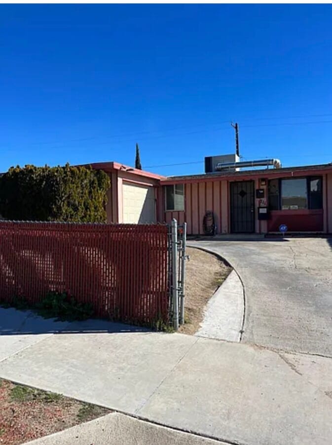 Photo - 711 Agnes Dr