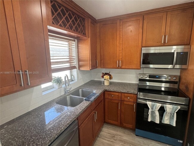 Photo - 5209 NW 18th St Unit 3E