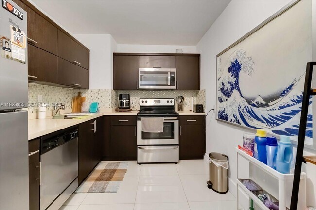 Photo - 100 Bayview Dr Unit 2014