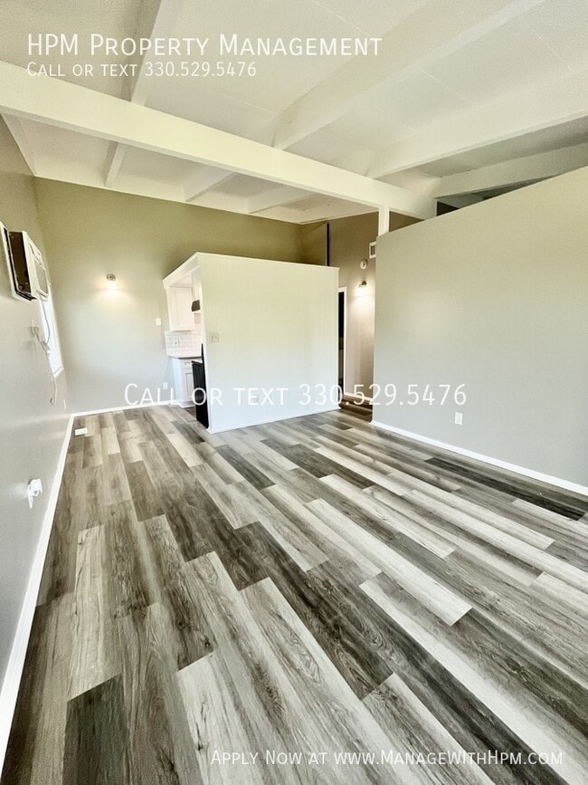 Photo - 883 Bryant Ave