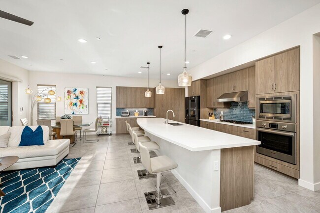 Photo - 502 Retreat Cir