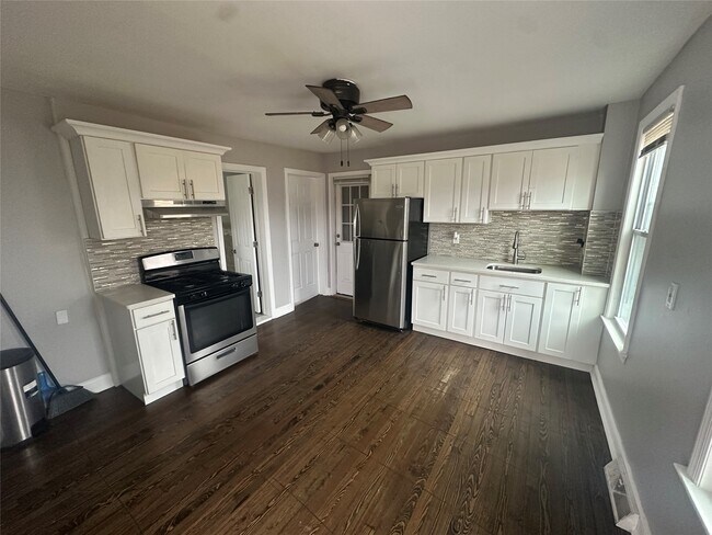 Photo - 62 1/2 Dickinson St Unidad Fl 1