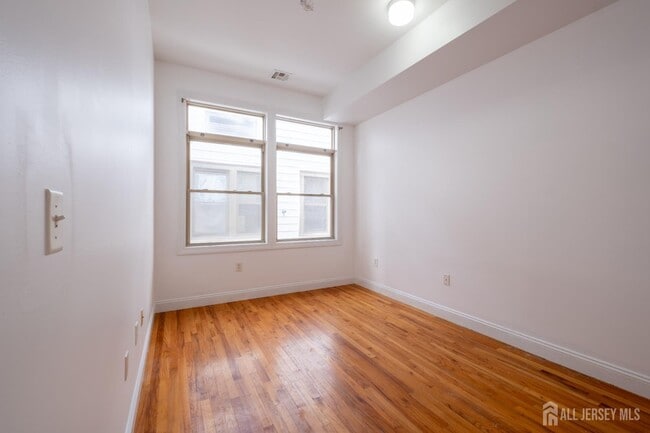378 George St Unit 1