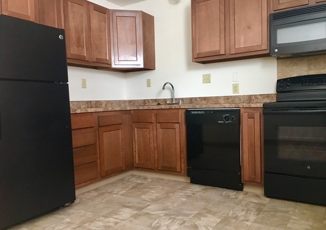 Photo - Harborside Manor