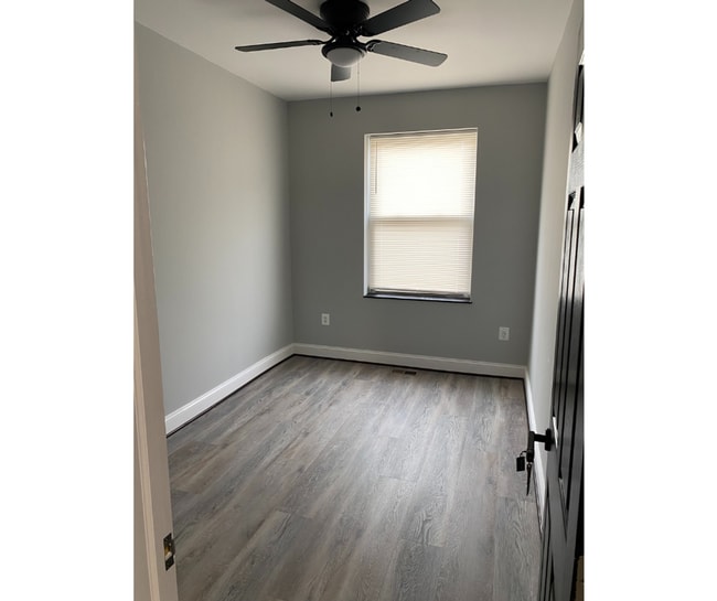 Photo - 3523 Edmondson Ave Unidad D AVAILABLE $650 D