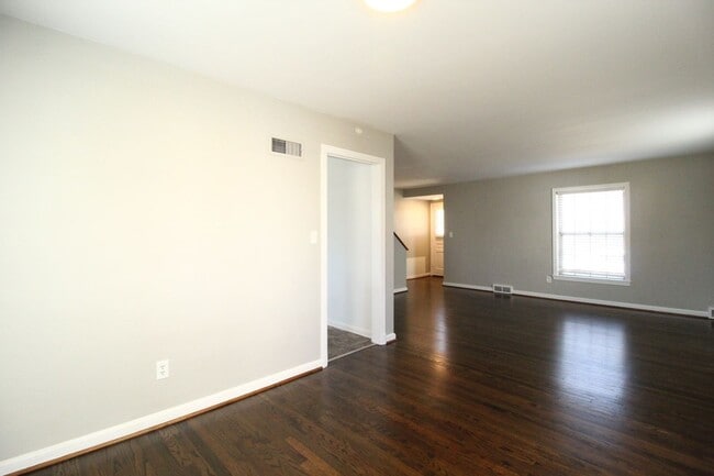 Photo - March FREE On This 2 Bedroom 2 Bath Duplex In The Waldo Area