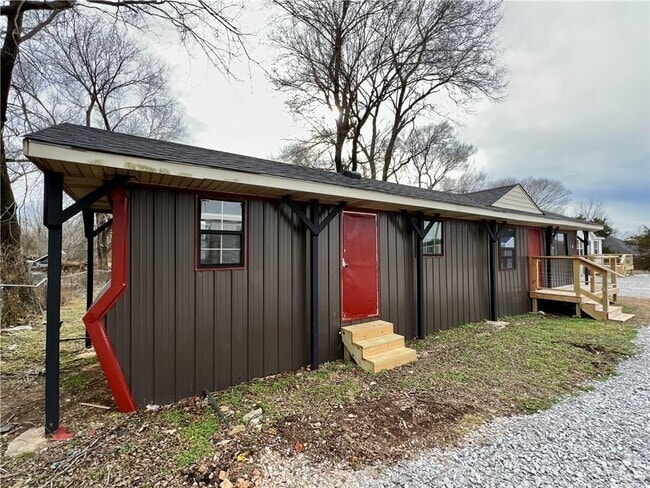 Building Photo - 3201 Don Tyson Pkwy Rental