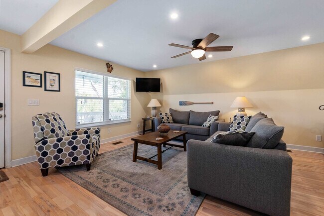 Photo - 123 Ferdinand Ave Unidad ID1281969P