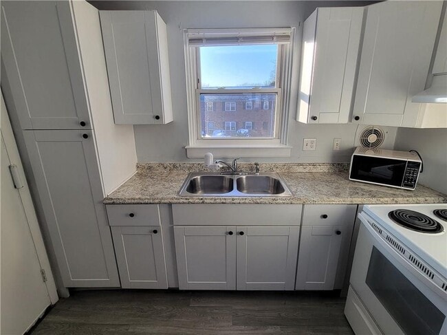 Photo - 70 Carroll Ave