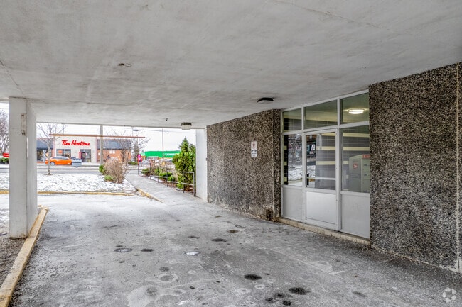 Entrance - 890 Jane St