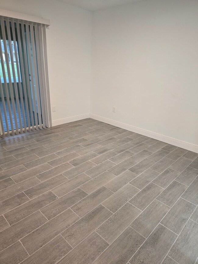 Photo - Gorgeous Brand-New 3/2 Townhome in Lakesid...