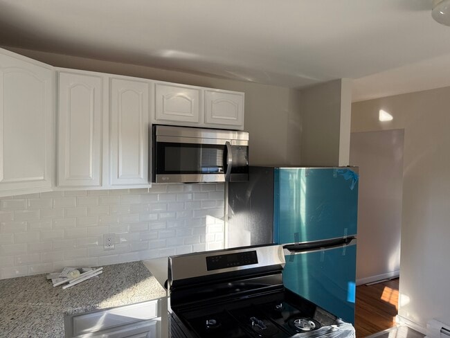 Photo - 80 Campbell Ave Unit 2