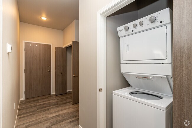 1BR, 1BA - 730SF - Laundry