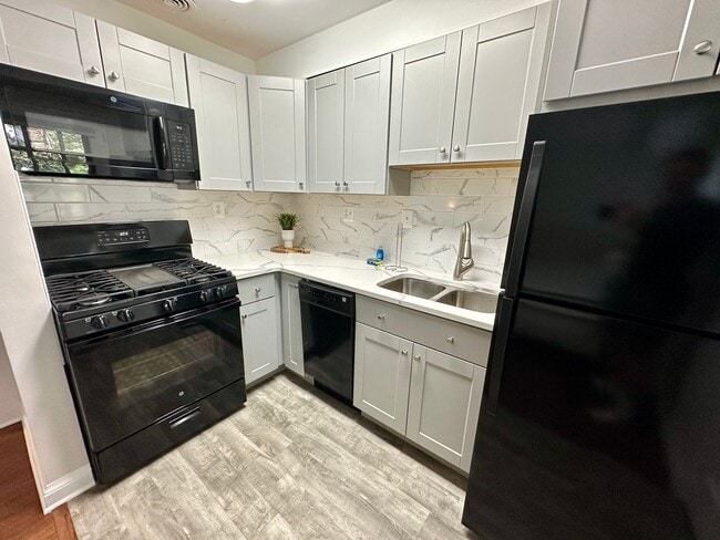 Photo - 1565 N Colonial Terrace Unit 104Z