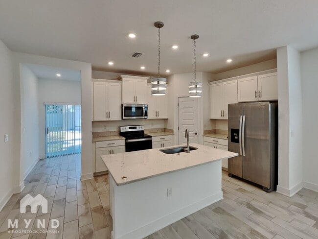 Photo - 1712 E Lambright St N