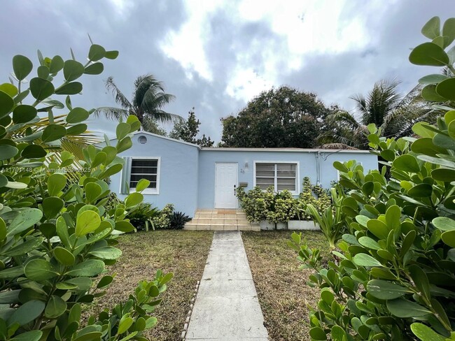 Photo - 26 NE 70th St House