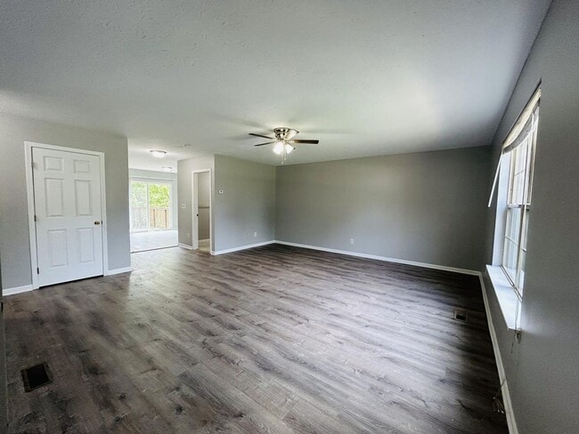 Photo - 13-15 Shenandoah Dr. Unit 13 Shenandoah Dr.