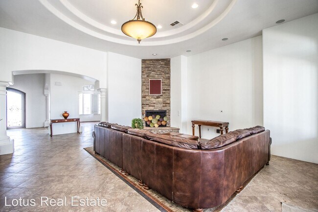 Photo - 5 br, 3.5 bath House - 4010 E Aquarius Pl.