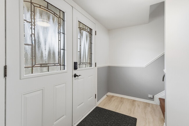 Photo - Gorgeous 3 Bedroom Townhome in Pondmills