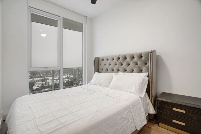 Photo - 13685-13102 102 Ave Unit ID1051768P