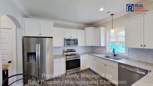 Photo - Spacious 3 BD/2.5 BA + Bonus Room | Community Boat Ramp & Dock Access